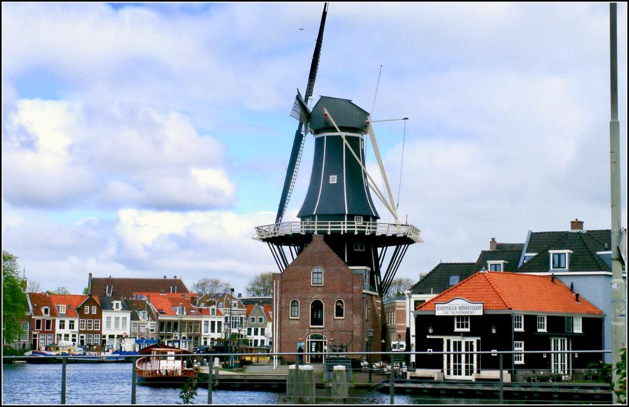 Bed & Breakfast Tegenover De Molen Haarlem Bagian luar foto